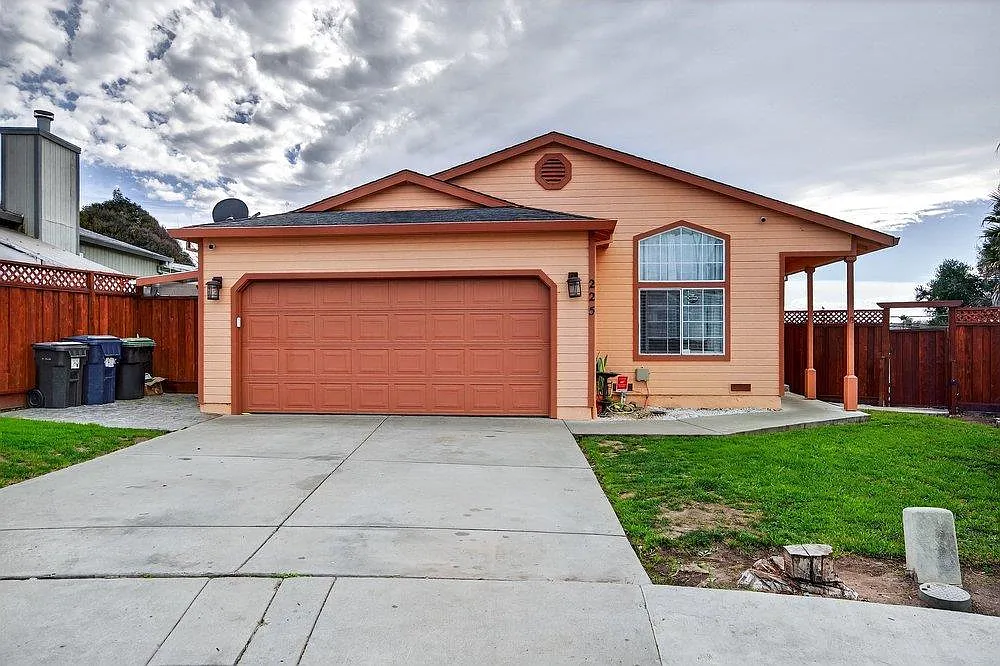 225 Kimberly Ln photo 1