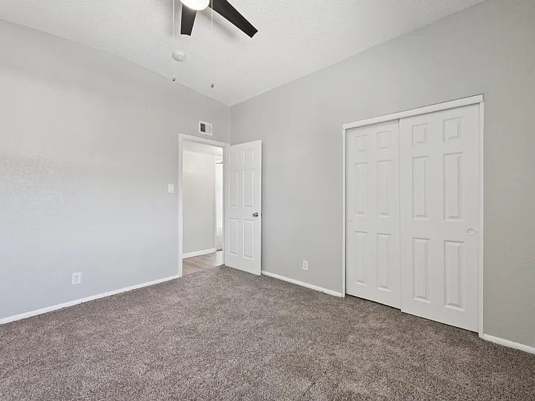 Cornell Apartments — Photo 41