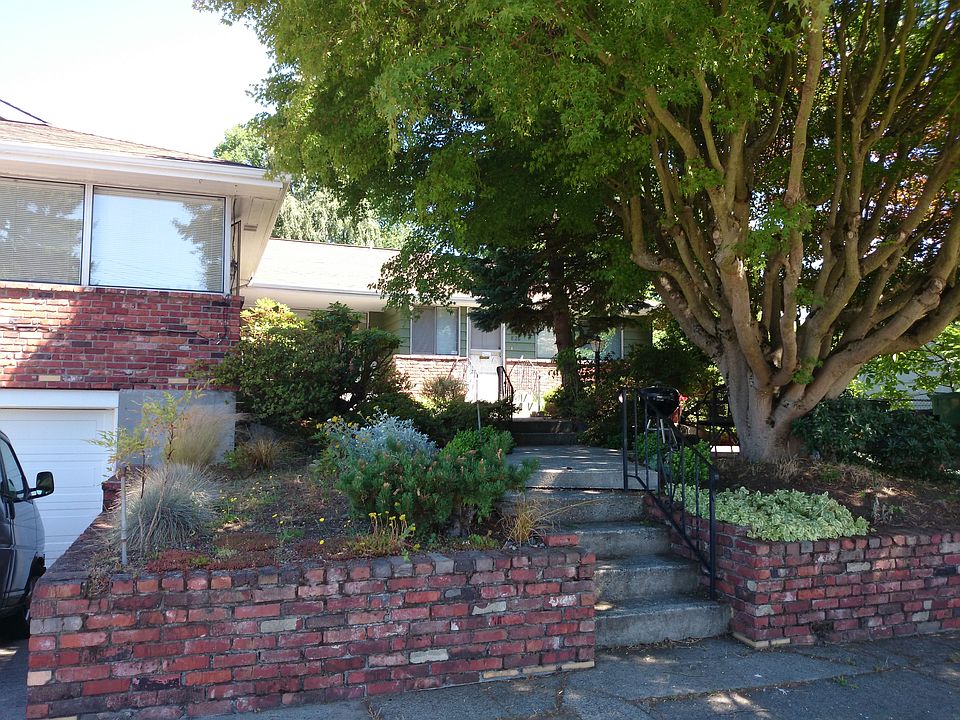 2nd image of 828 NW 60th St