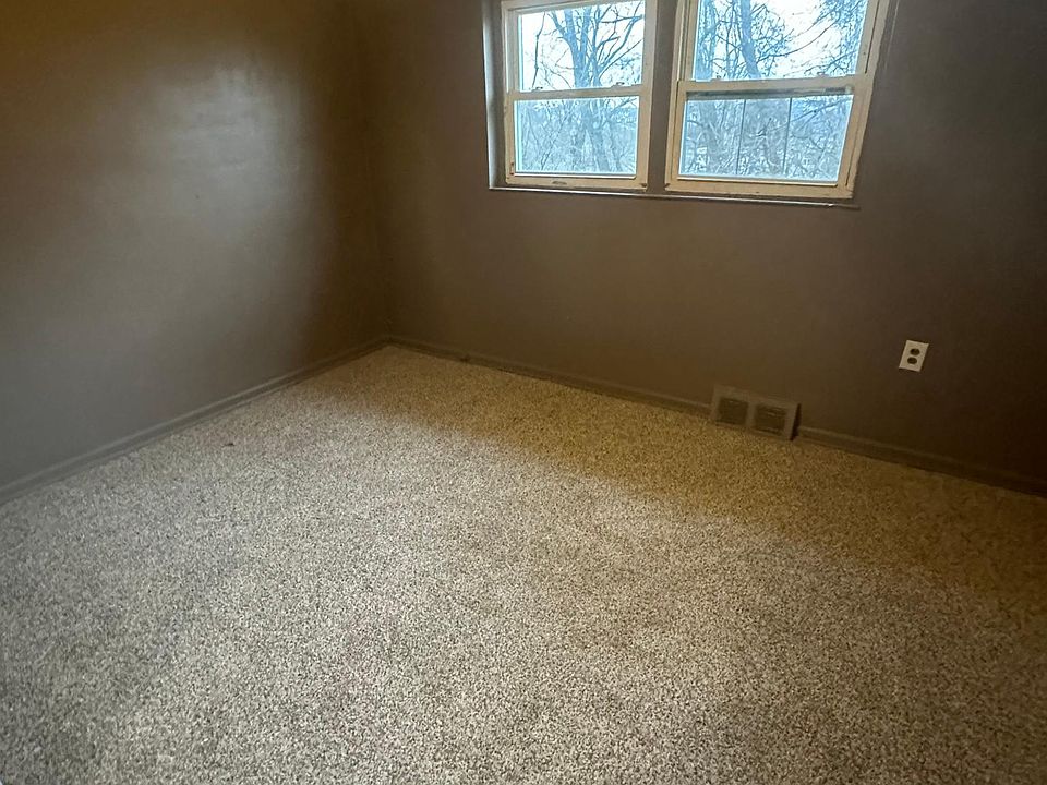 2nd image of 3623 Sunset Blvd #3623