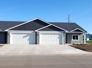 1229 Wisteria Ln, New Richmond, WI 54017