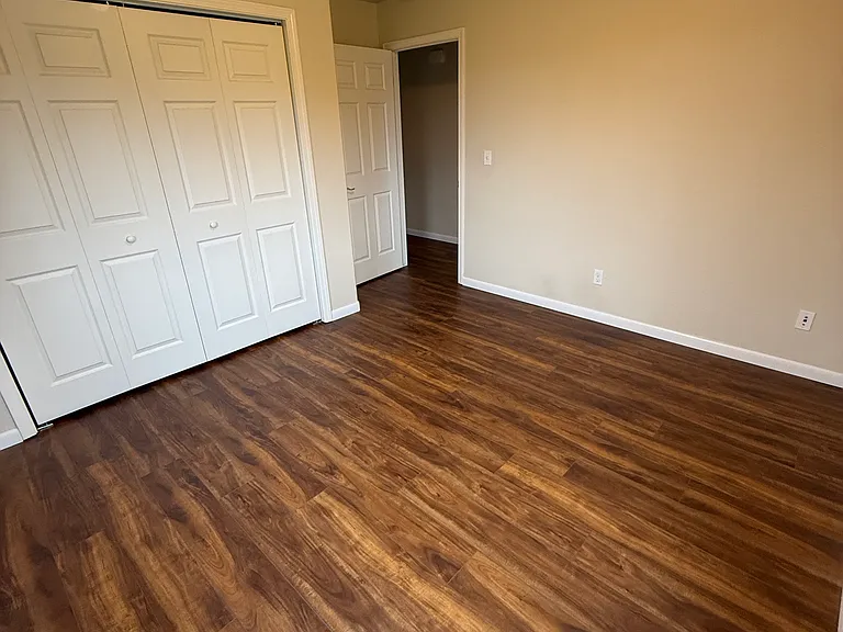 1079 Hilltop Dr — Photo 13