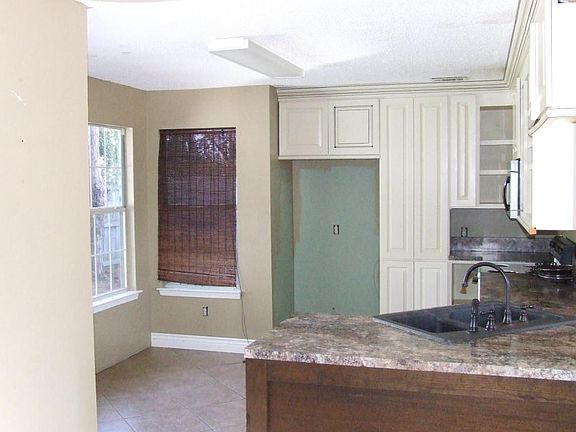 4th image of 1673 Bennetts End