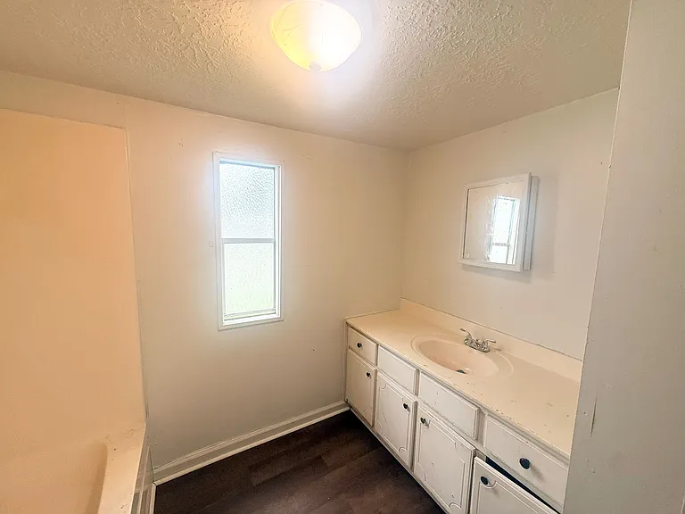 2081 Oakshire Rd #3 — Photo 2