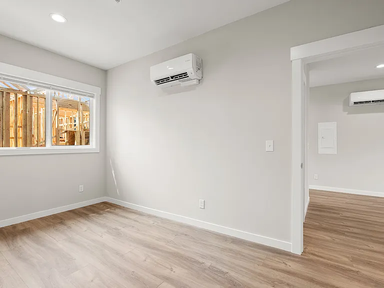 717 W Spofford Ave #201 — Photo 11