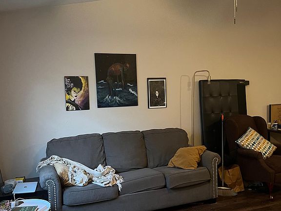 3rd image of 2097 Continental Ave