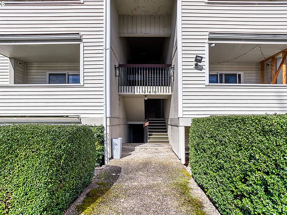 3rd image of 11046 SW Greenburg Rd