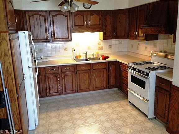5th image of 682 Saul Dr