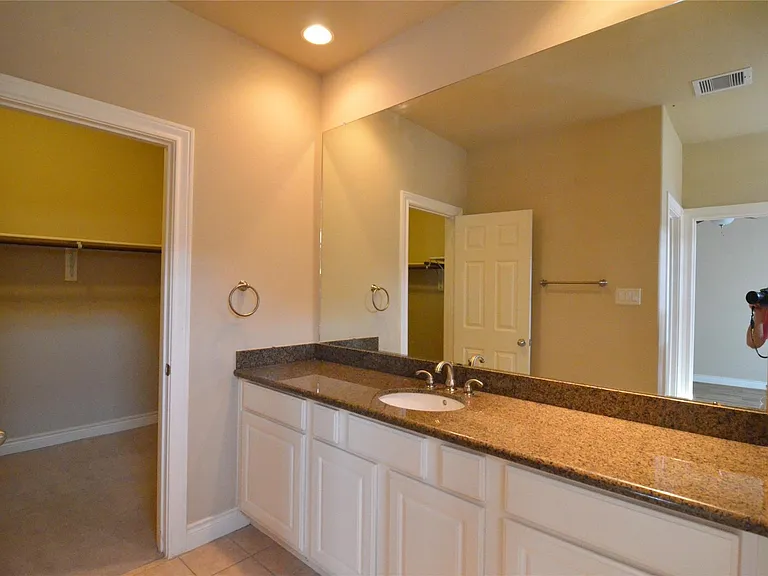 9006 Harbor Hills Dr E — Photo 13
