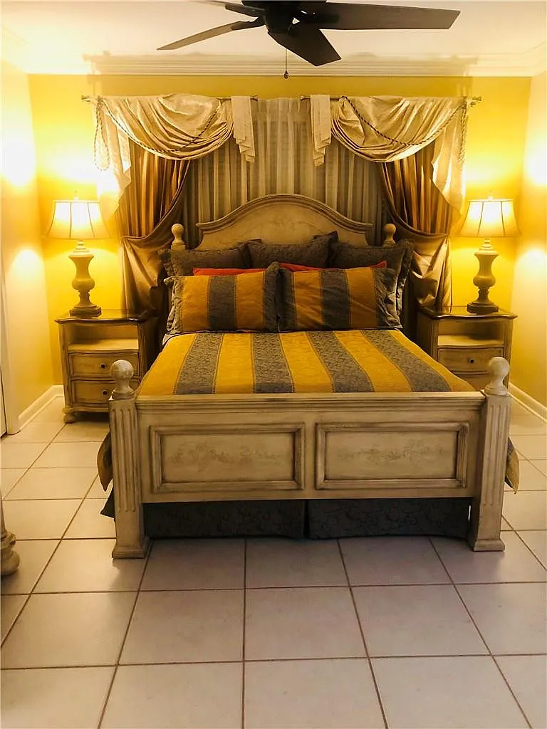 1 bed, 1.5 bath, 700 sqft, $2,500 — Photo 3