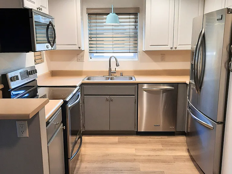 220 Woodland Pkwy #250 — Photo 5