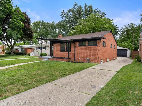 24300 Seneca St, Oak Park, MI 48237