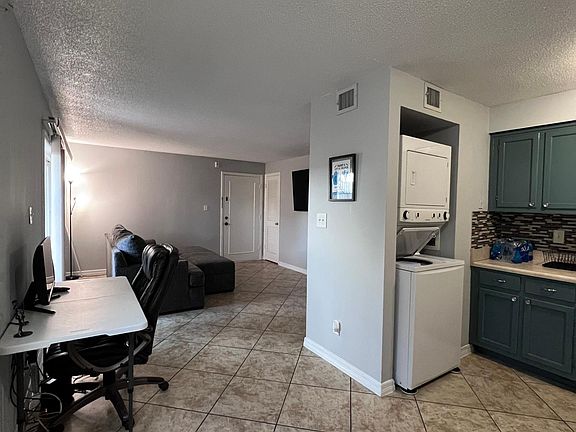 2nd image of 224 Georgetown C Dr
