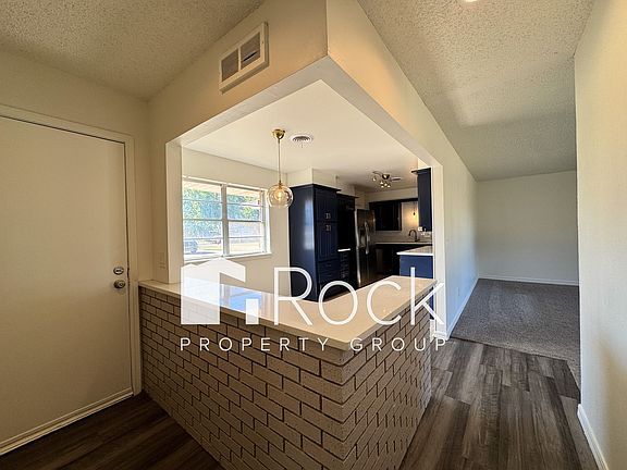 4th image of 3117 Lakeside Dr
