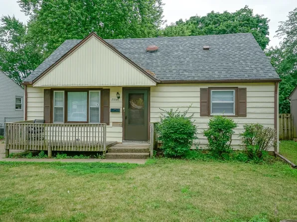 2324 Paradise Blvd, Rockford, IL 61103