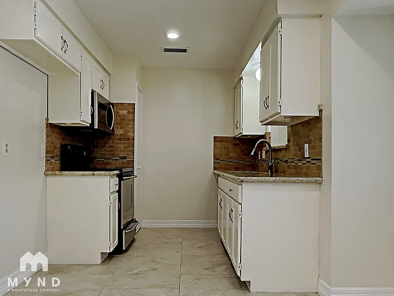 10503 Kirkdale Dr — Photo 5