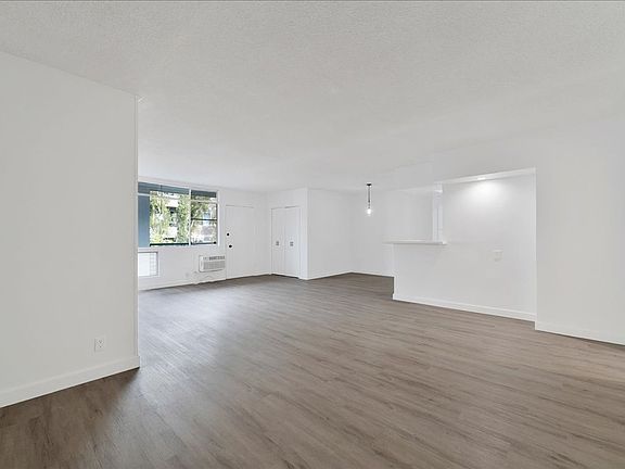 3rd image of 174 N Almont Dr APT 203
