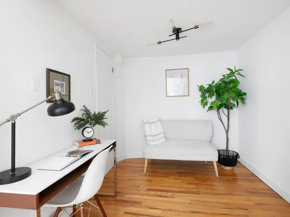 689 Ft Washington Avenue image 7 of 8