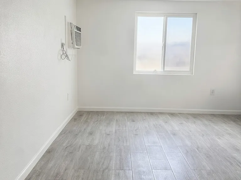 721 W Cheryl Dr #1 — Photo 6