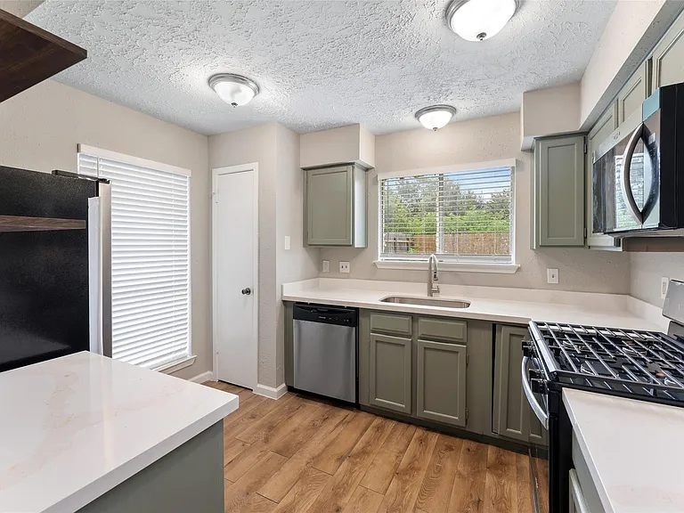2327 Rittenmore Dr — Photo 6