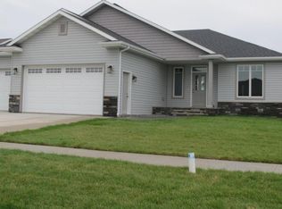 2489 Star Ave S, Grand Forks, ND 58201