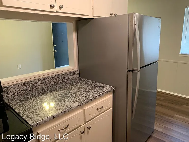 2504 Hilltop Dr — Photo 6