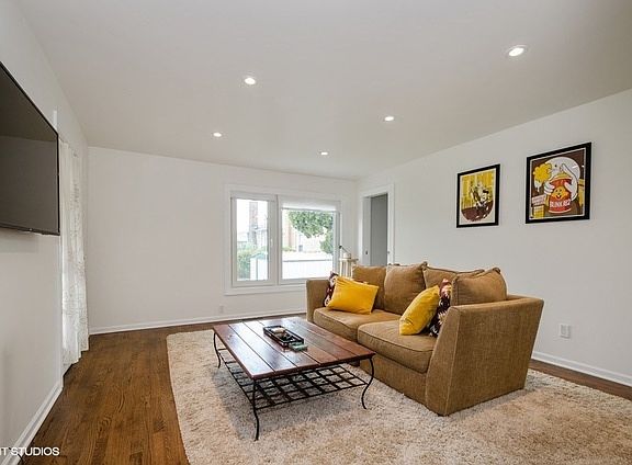 3rd image of 3116 N Oketo Ave