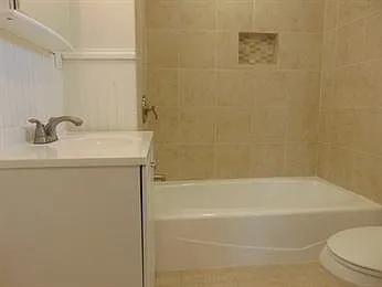 176-178 Oliver St #1 — Photo 7