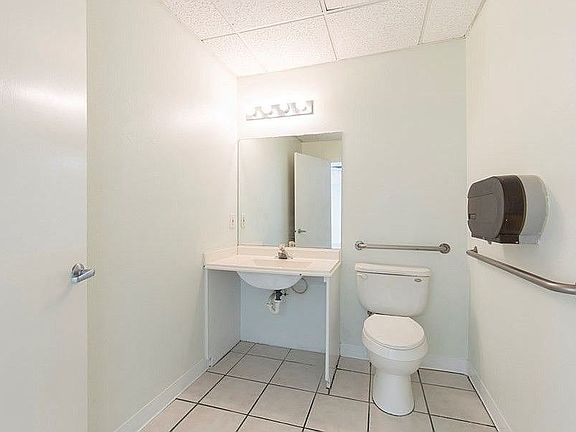 5th image of 4000 Padre Blvd