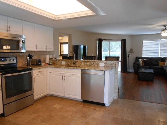 3rd image of 5420 Chiquita Blvd S
