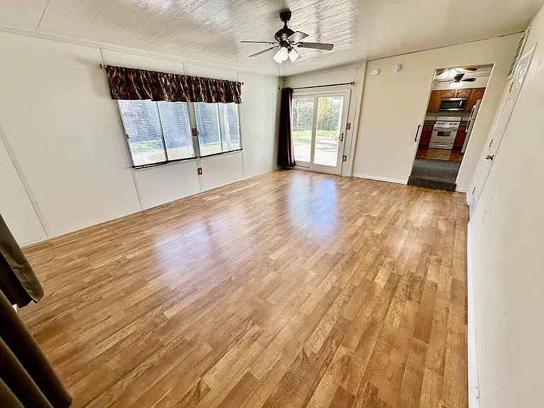 4063 N Sunnyside Ave — Photo 10