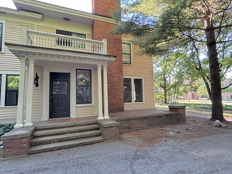 200 Burton St SE #2 — Photo 3