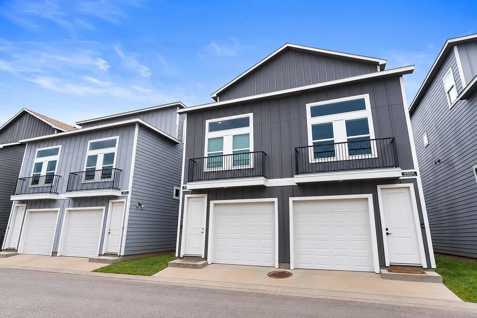 3 bed, 2.0 bath, 1344 sqft, $1,800 — Photo 1