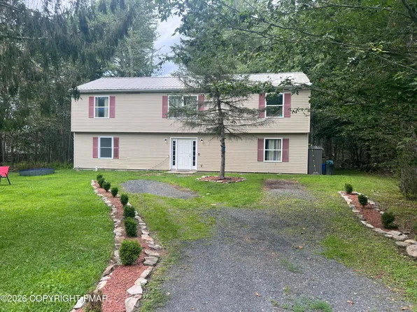 9541 Jasmine Dr, Tobyhanna, PA 18466