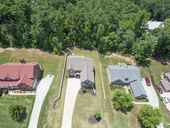 2nd image of 121 Garden Gate Pkwy