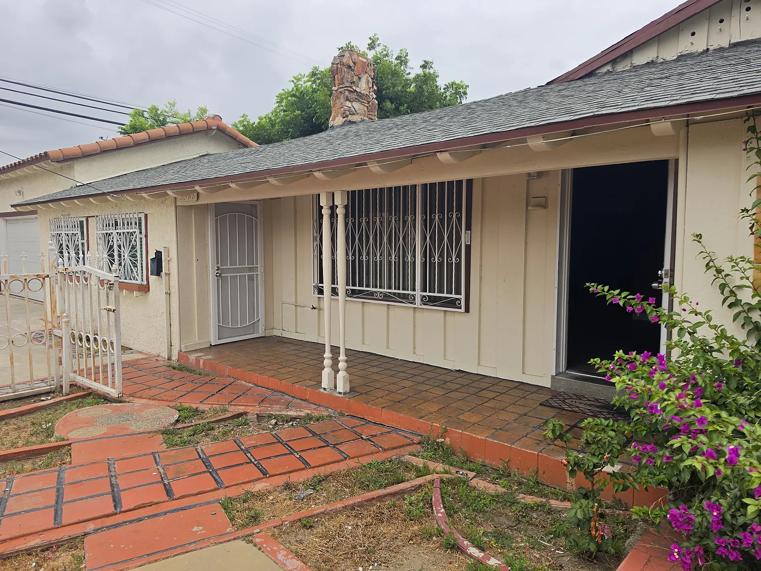 3 bed, 2112 sqft, $3,900 — Photo 2