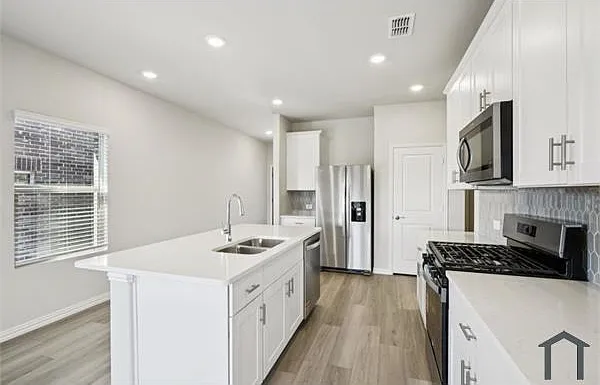 3 bed, 1500 sqft, $2,490 — Photo 4