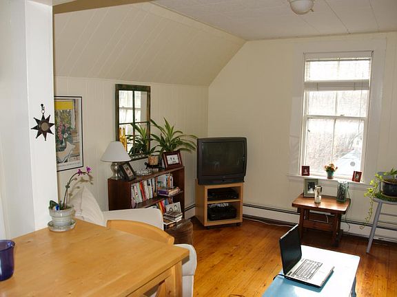 LR seen from Kitchen