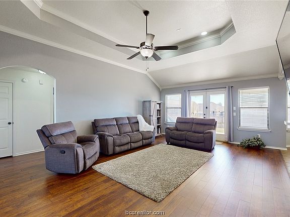 5th image of 10200 Diana Dr