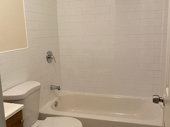 5th image of 447 Jackson Ave #2