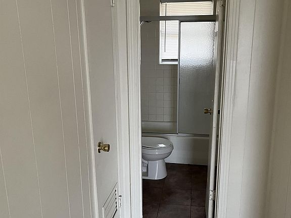4th image of 209 E Dean Ave #11096904