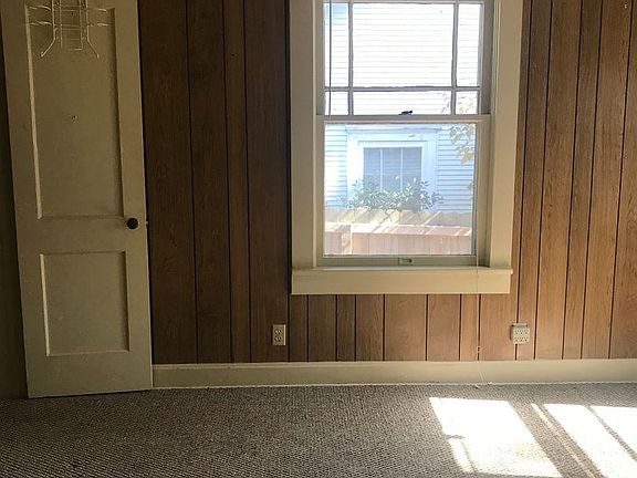 5th image of 1610 Elm St