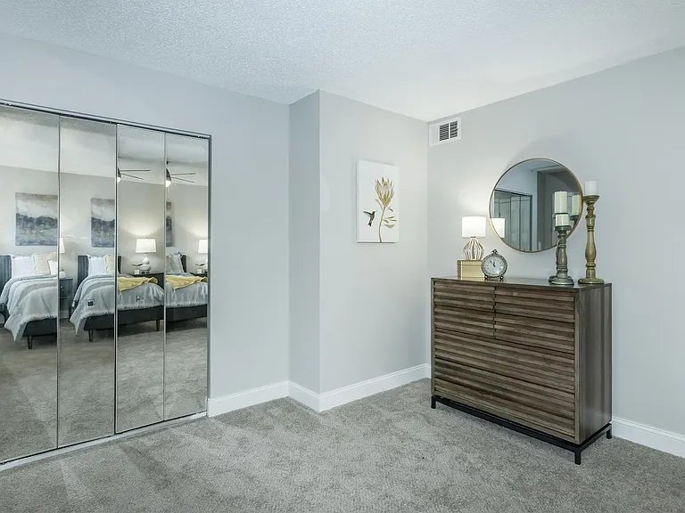 Brighton Valley Apts — Photo 33