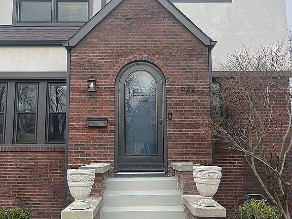 5th image of 622 S Chestnut Ave
