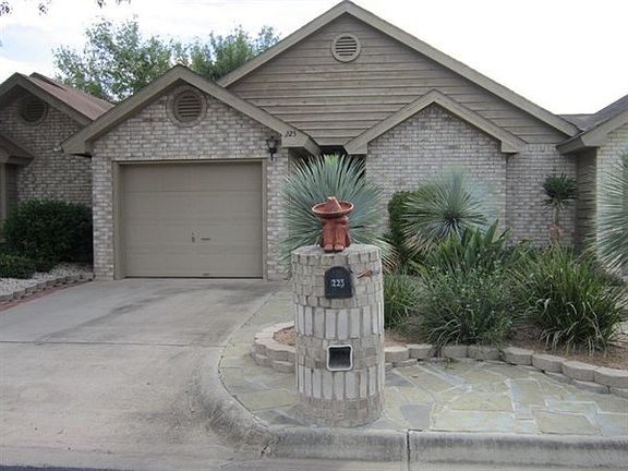 3rd image of 225 Heather Dr