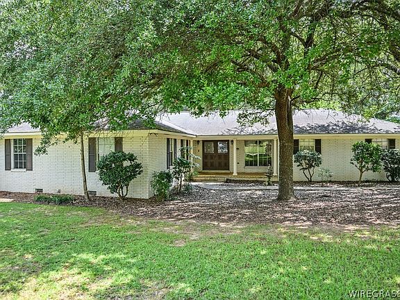 2nd image of 210 Woodland Cir