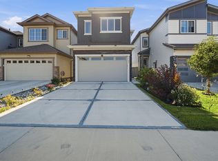 2027 13th Ave NW, Edmonton, AB T6T 2J6