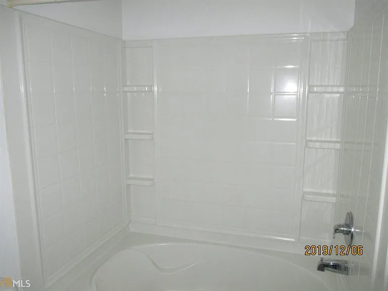 2296 Strathmoor Manor Dr — Photo 10