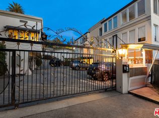 1326 N Londonderry Vw #7, West Hollywood, CA 90069