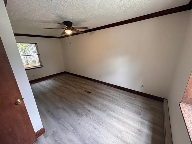 1225 Blythe Ferry Rd NE #D — Photo 2